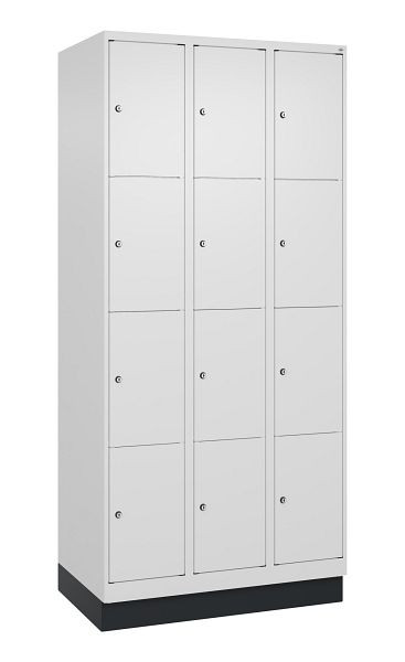 C+P Schließfachschrank Classic PLUS, Sockel, 3 Abteile mit je 4 Fächern, 1950x900x500mm, 9016/9016, 080020-304 S10017