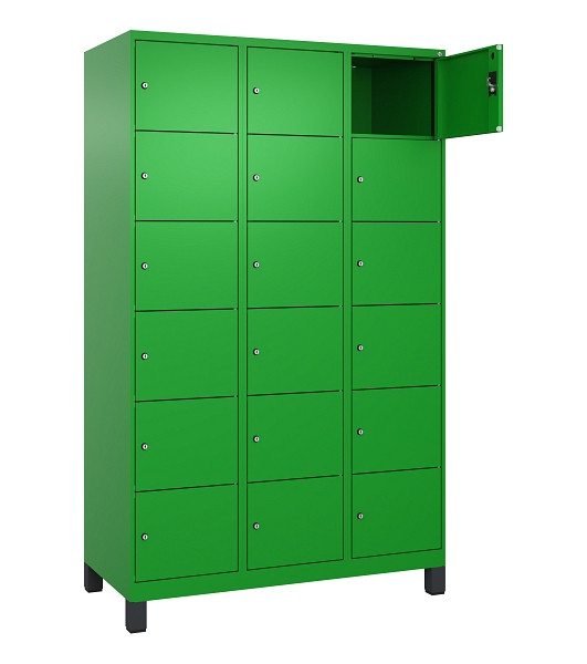 C+P Schließfachschrank Evolo PLUS, mit Füßen, 18 Fächer, 1950x1200x500mm, 6037/6037 Reingrün, 049010-326 S10026