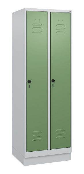 C+P Umkleidespind Classic PLUS, Sockel, 2 Abteile, 1800x600x500mm, 7035/6011, Drehriegel, 0800207-20 S10006